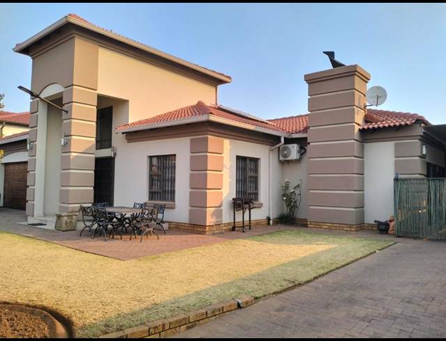 4 BEDROOM HOUSE FOR SALE IN VANDERBIJLPARK SE 8